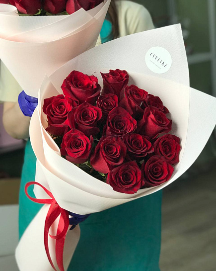 Монобукет из 15 красных голландских роз с доставкой по Астане