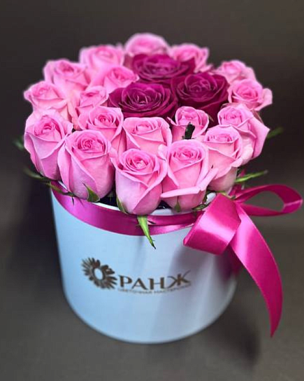 Букет из 21 розы в коробке с доставкой по Алматы