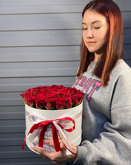 Bouquet of 25 red roses in a box flowers delivered to Almaty