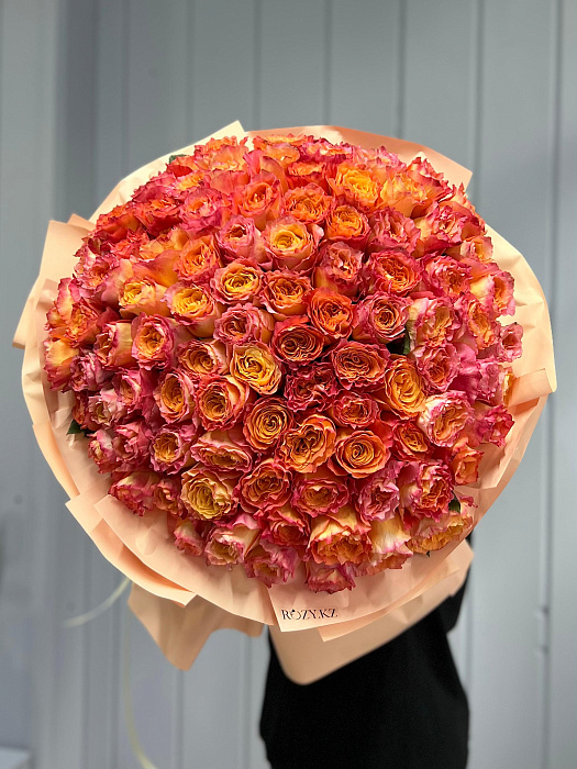 Bouquet of 101 peony fire roses