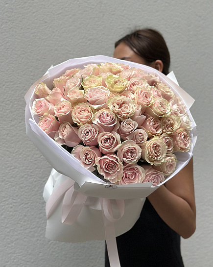 Букет 51 роза "Coralina" с доставкой по Алматы