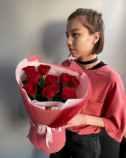 Bouquet of 9 red roses 40-50cm flowers delivered to Astana