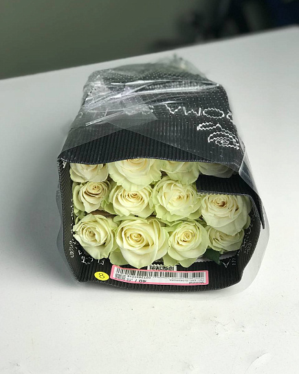 25 белых роз в пачке оптом с доставкой по Астане