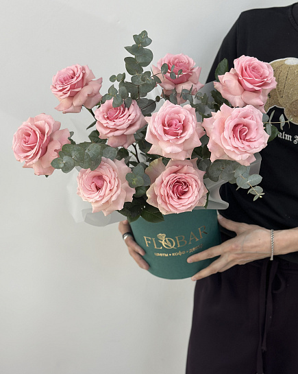 9 французских роз в коробке с доставкой по Астане