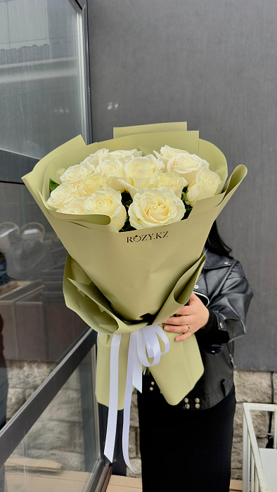 Bouquet of 15 tall roses (70-80cm)