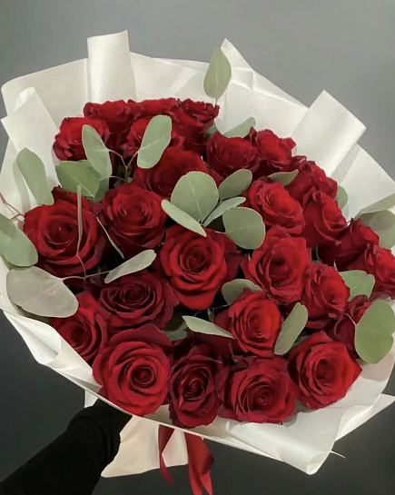 Bouquet of Gorgeous red roses flowers delivered to Rudniy