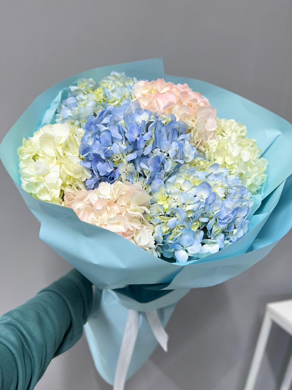 Bouquet of 7 hydrangeas flowers delivered to Aktau
