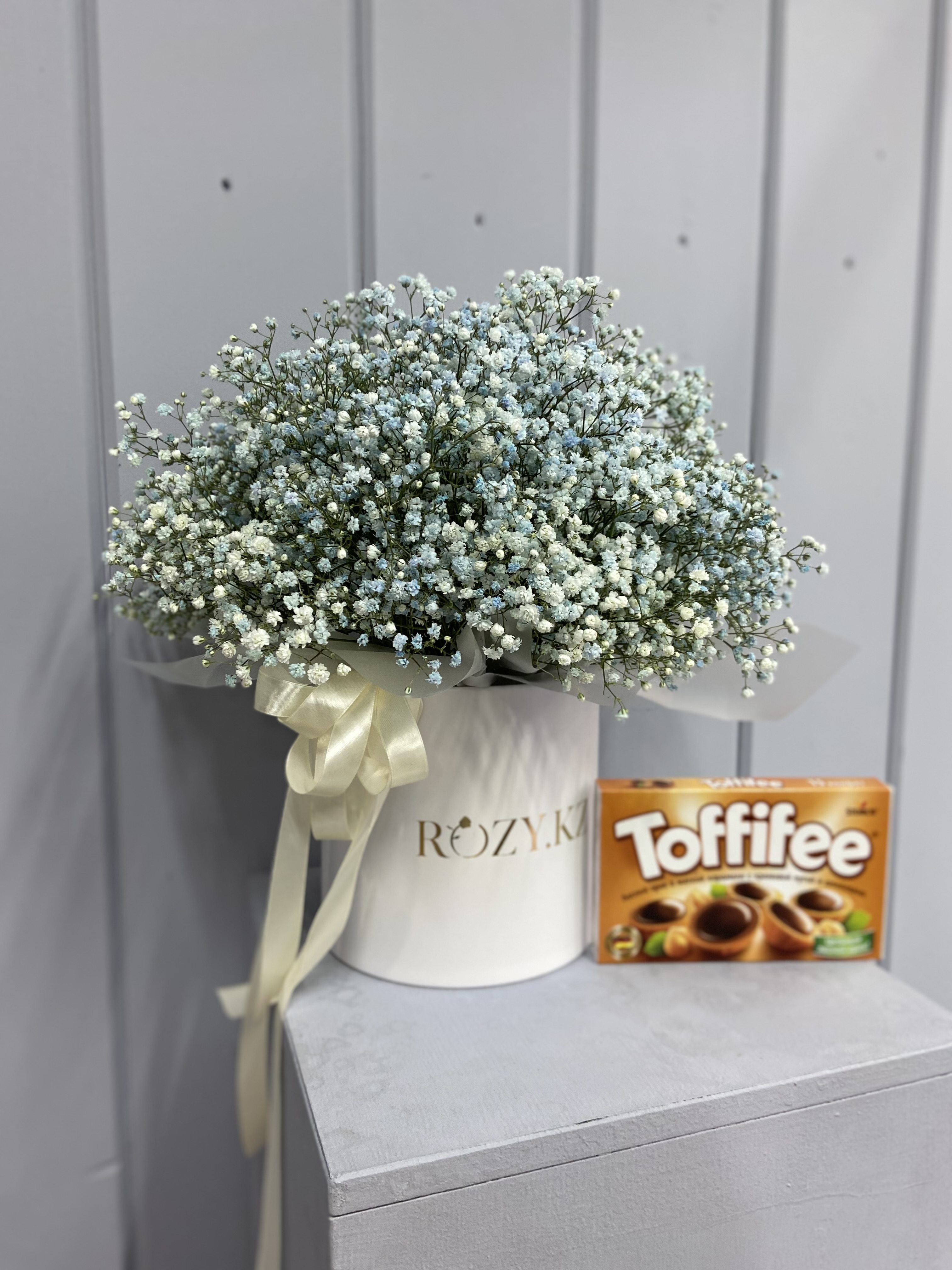 Bouquet of Box size M made of blue gypsophila and toffee flowers delivered to Astana
