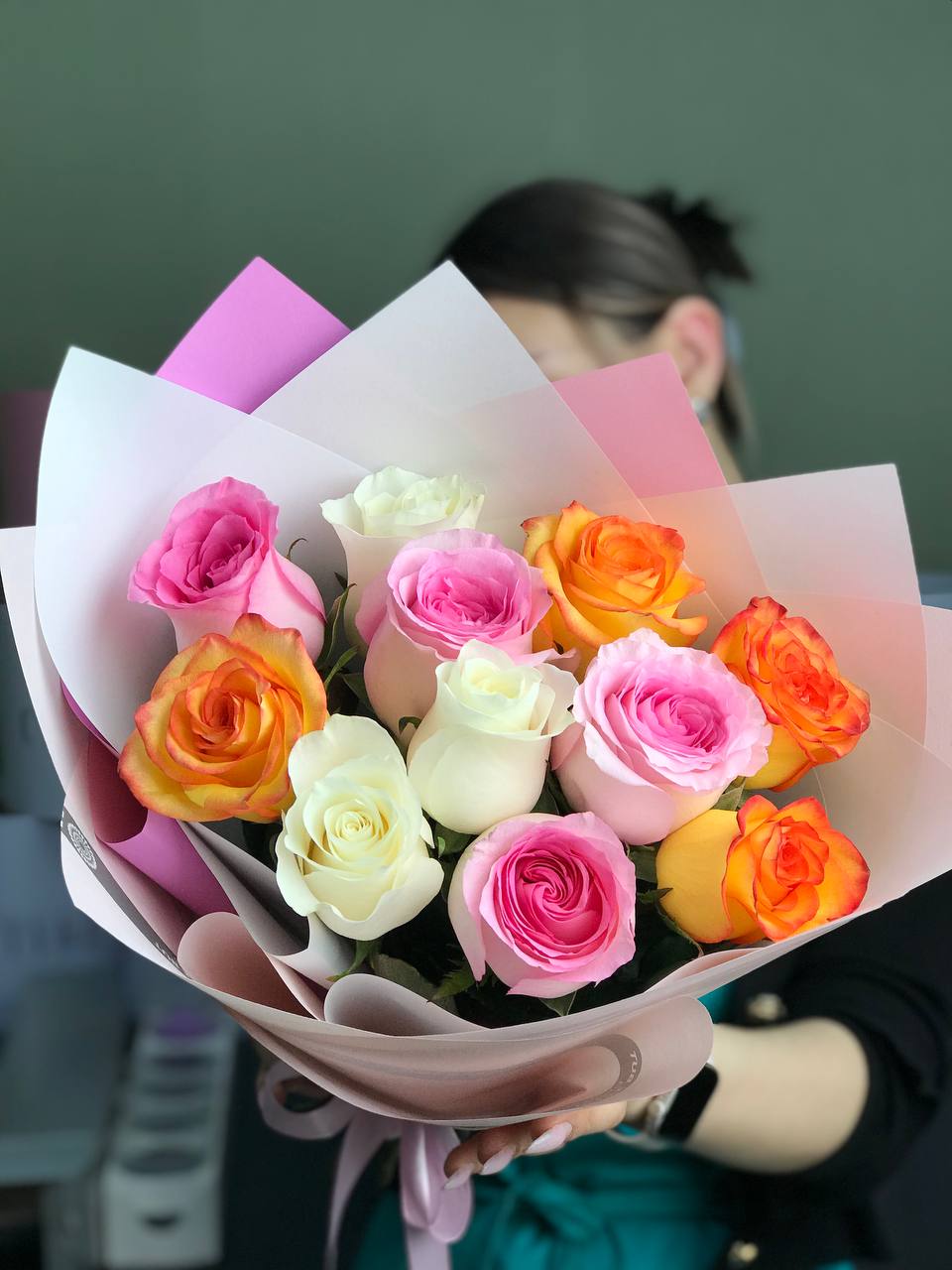 Mono-bouquet of roses Assorted 11 pcs
