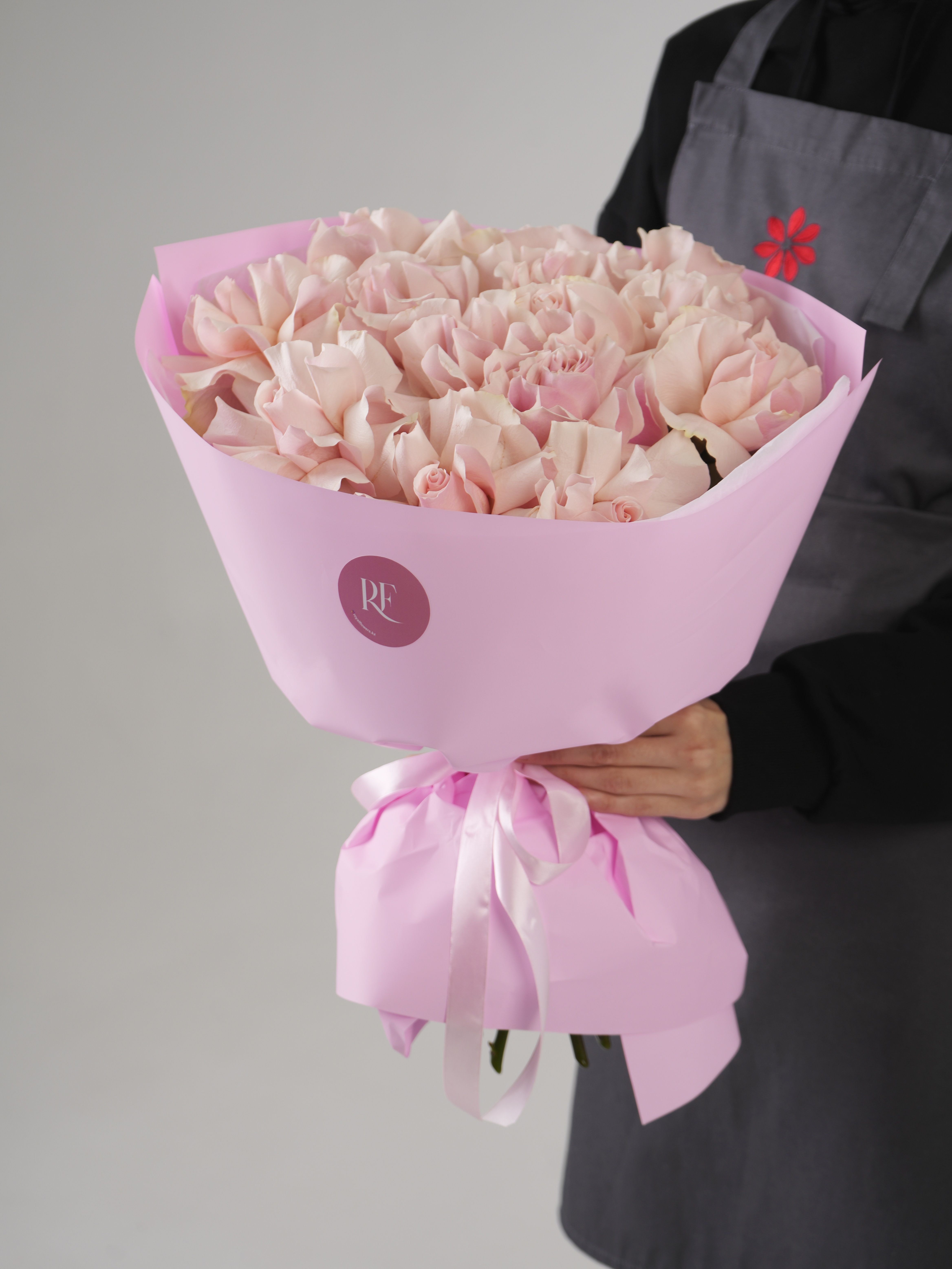 Пушистый букет из роз с доставкой по Алматы