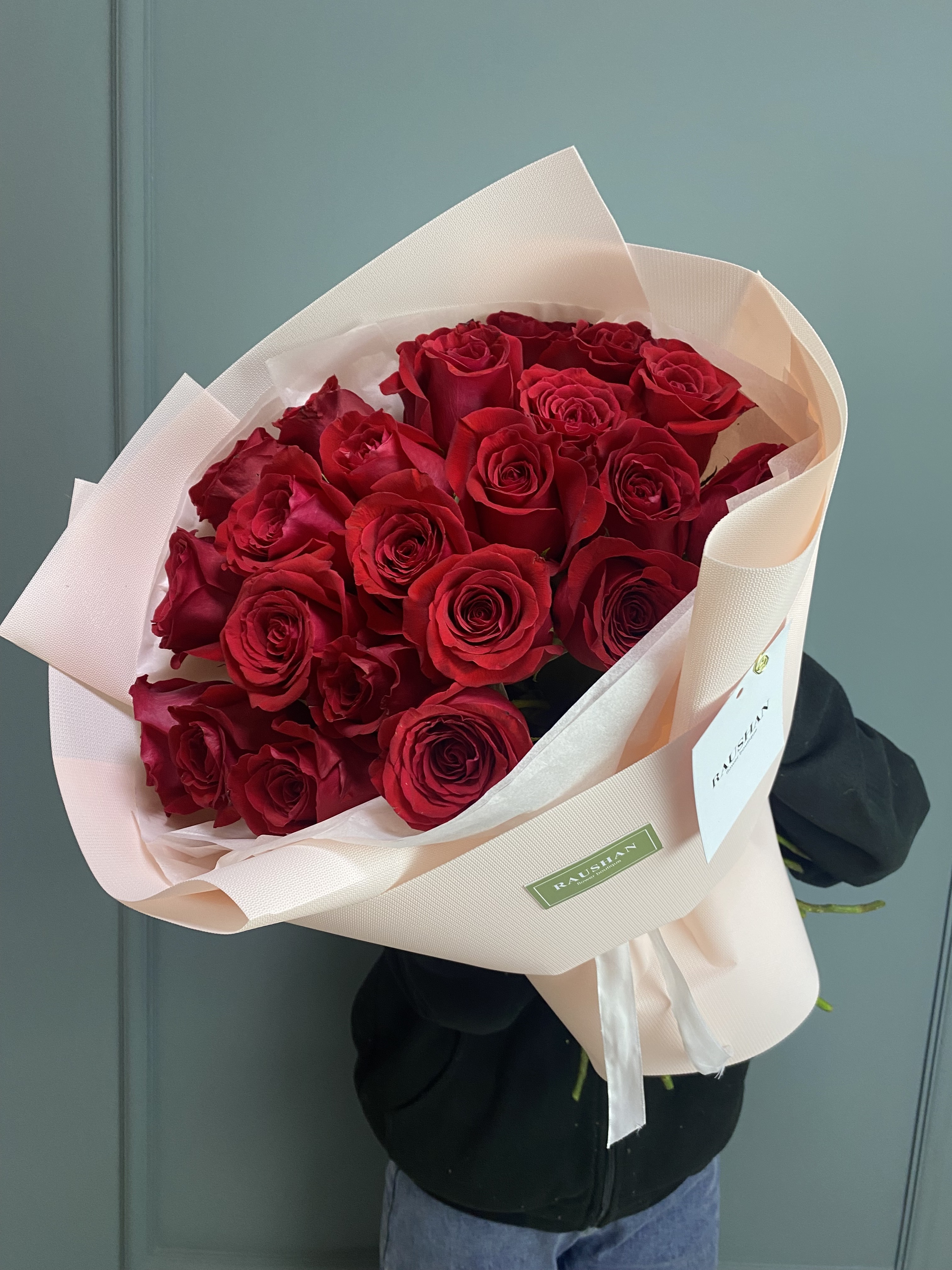 Моно букет из 25 красных роз с доставкой по Астане