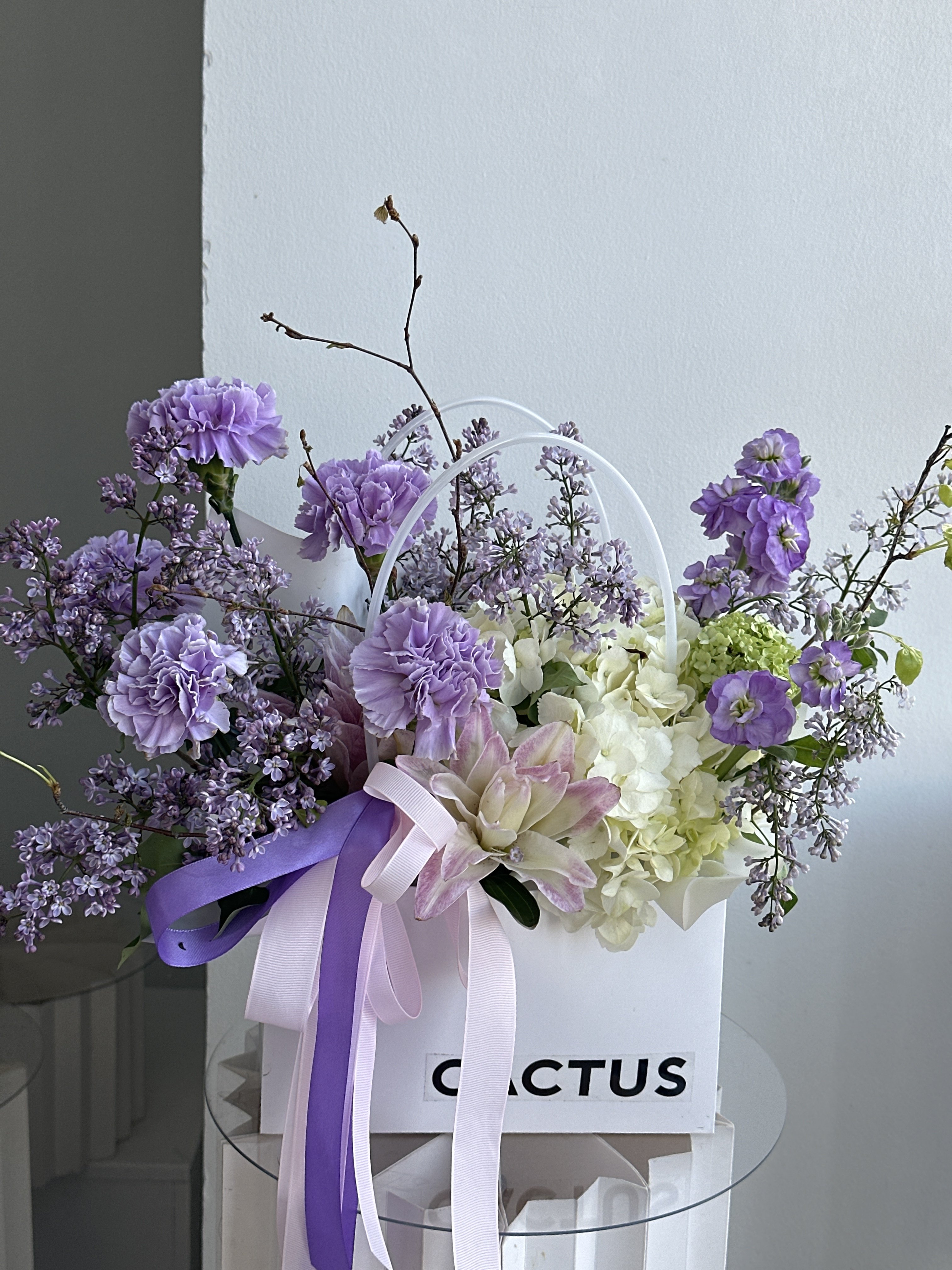 Сиреневое вдохновение в стильной сумочке с доставкой по Астане