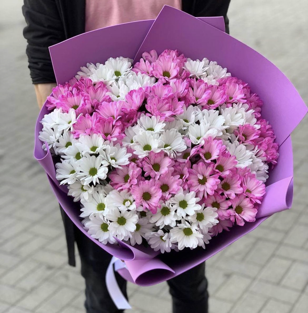 Bouquet of Vivid impression flowers delivered to Kostanay.