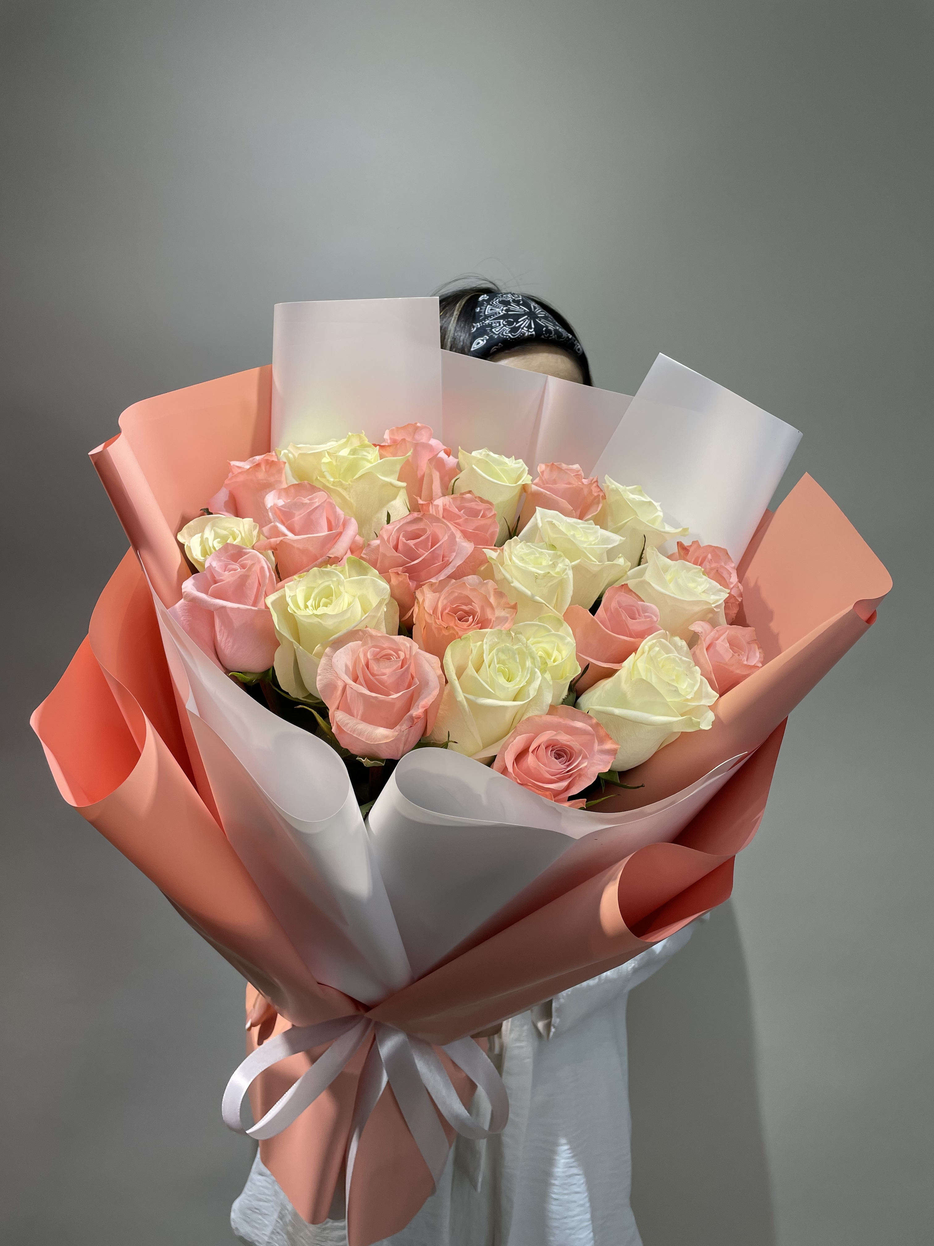 Bouquet of Mix bouquet of Dutch roses 50-60 cm. flowers delivered to Astana