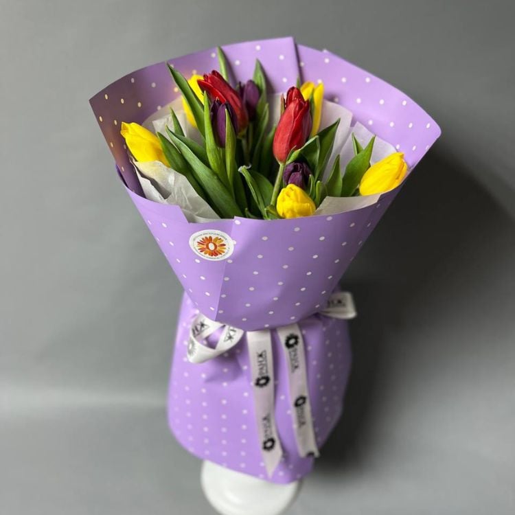 Букет из 11 тюльпанов  с доставкой по Алматы