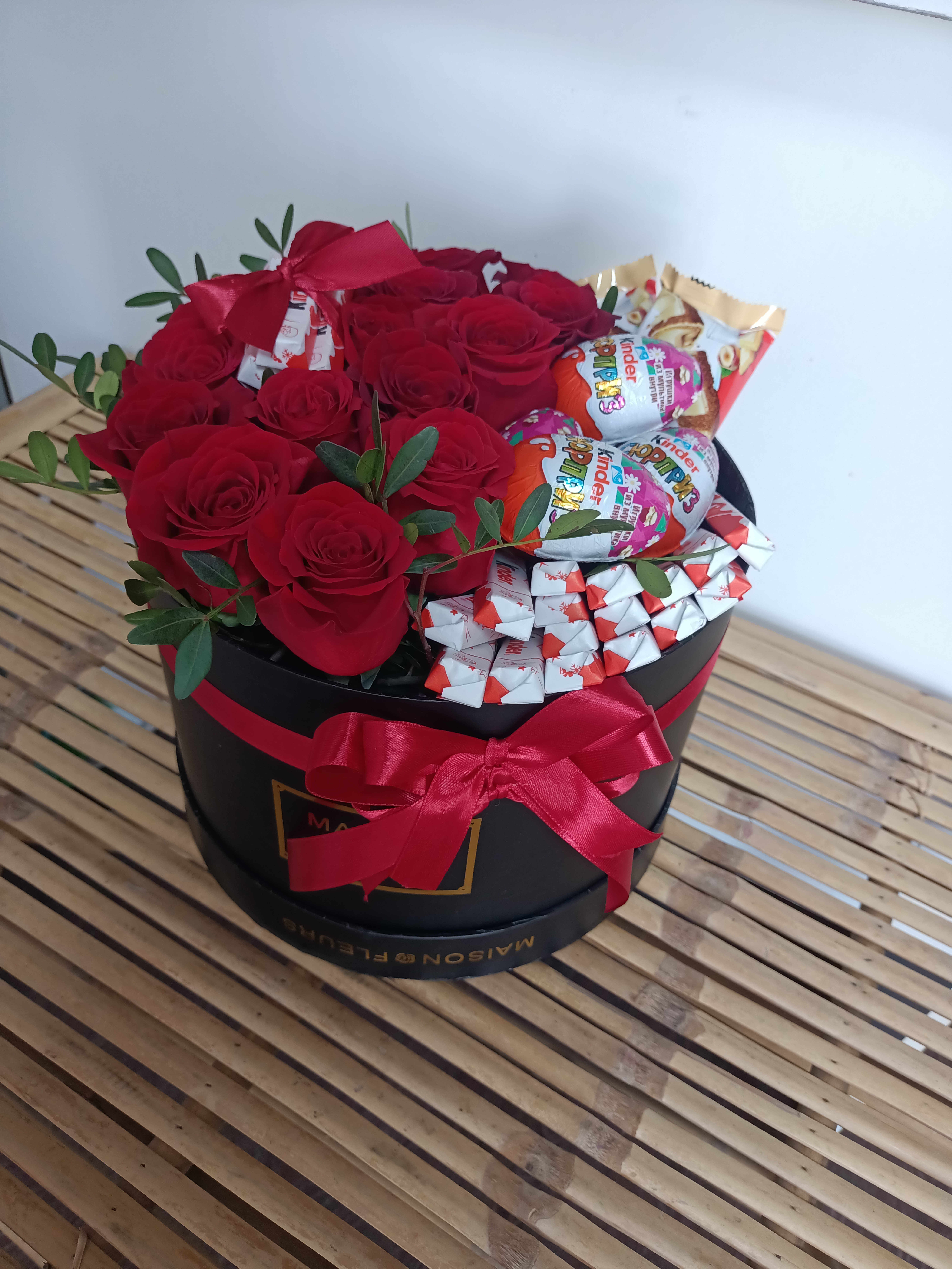 Bouquet of Box of sweets flowers delivered to Kostanay.