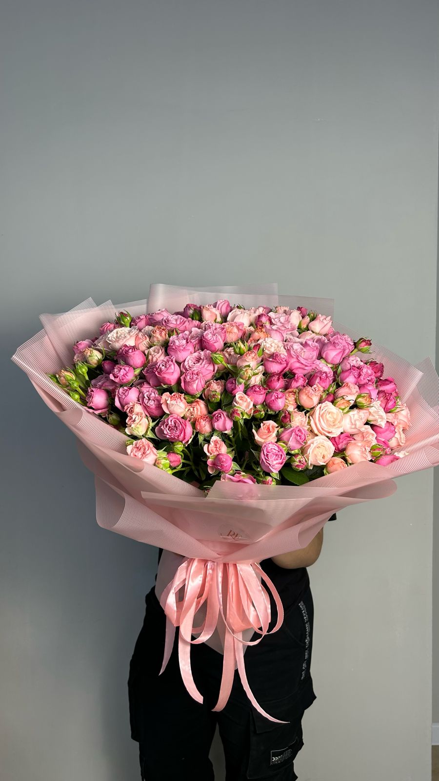 Bouquet of 75 spray roses flowers delivered to Ust-Kamenogorsk