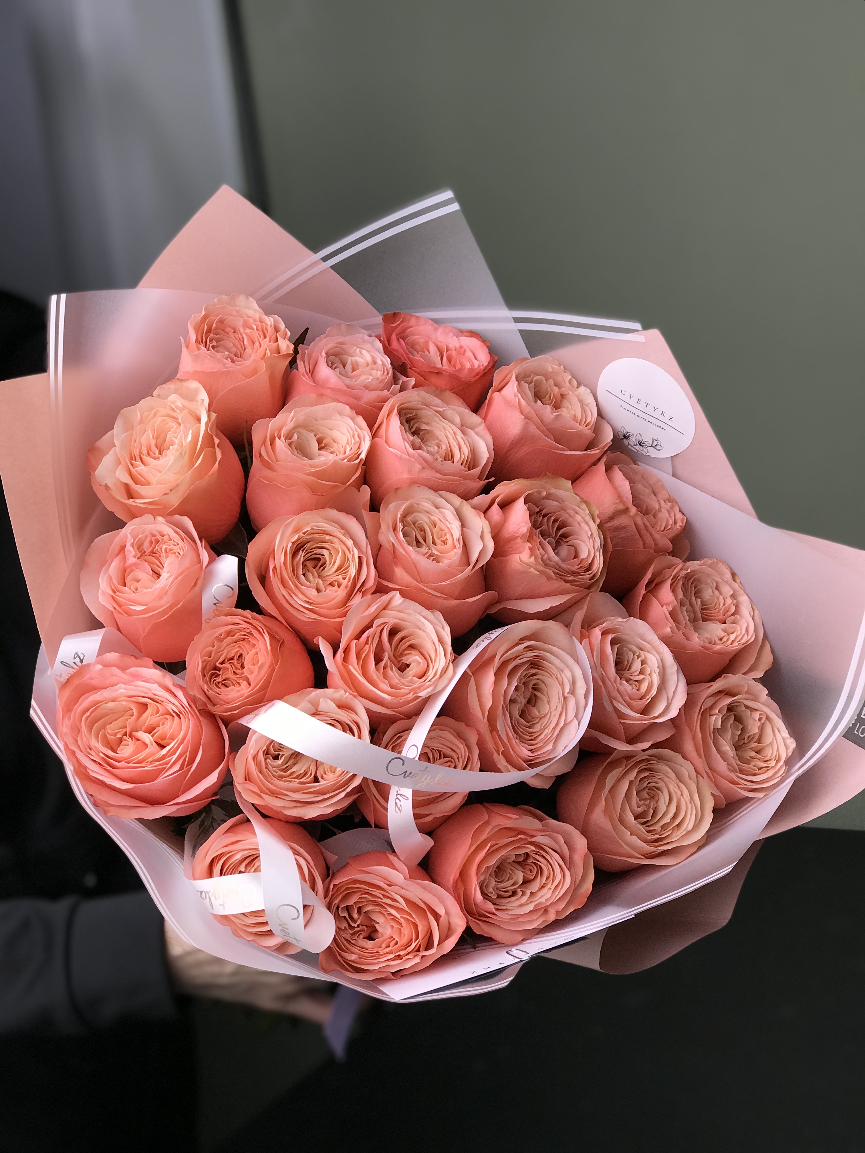 Bouquet of Mono bouquet of roses 25 pcs (shade of roses to the taste of the florist) flowers delivered to Astana