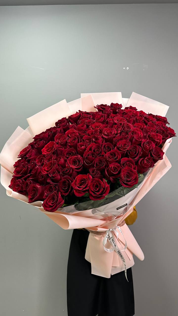Букет метровых роз  с доставкой по Астане