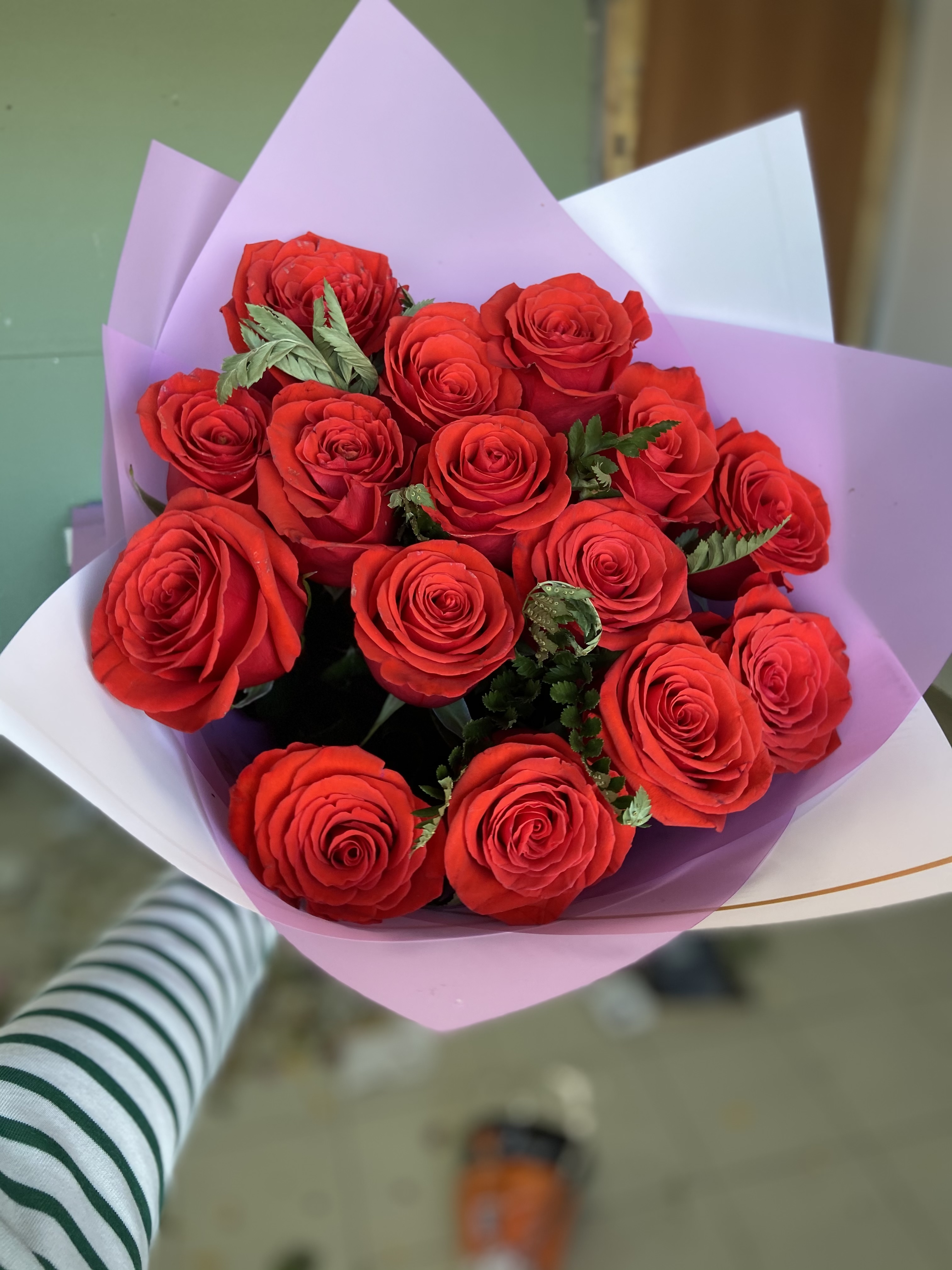 Красные розы  с доставкой по Костанае
