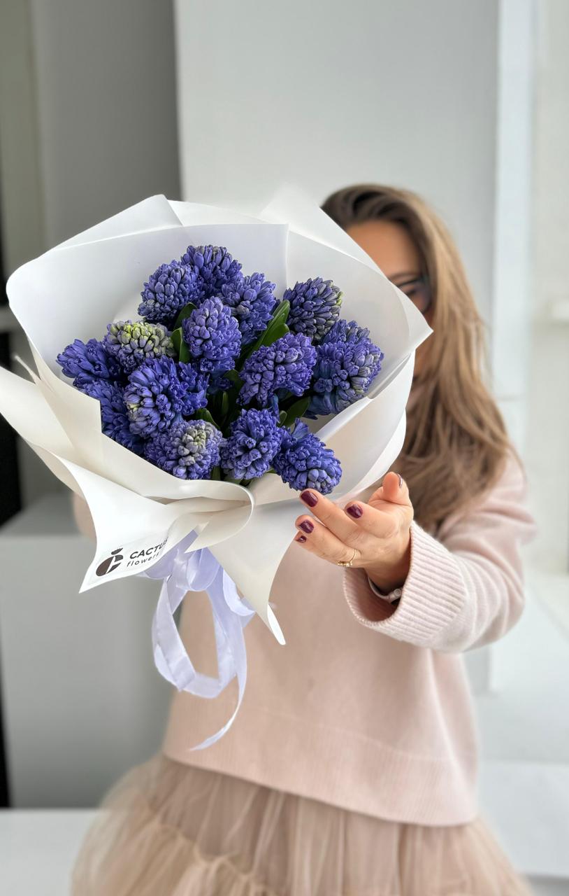 Bouquet of Bouquet of 15 Hyacinths flowers delivered to Astana
