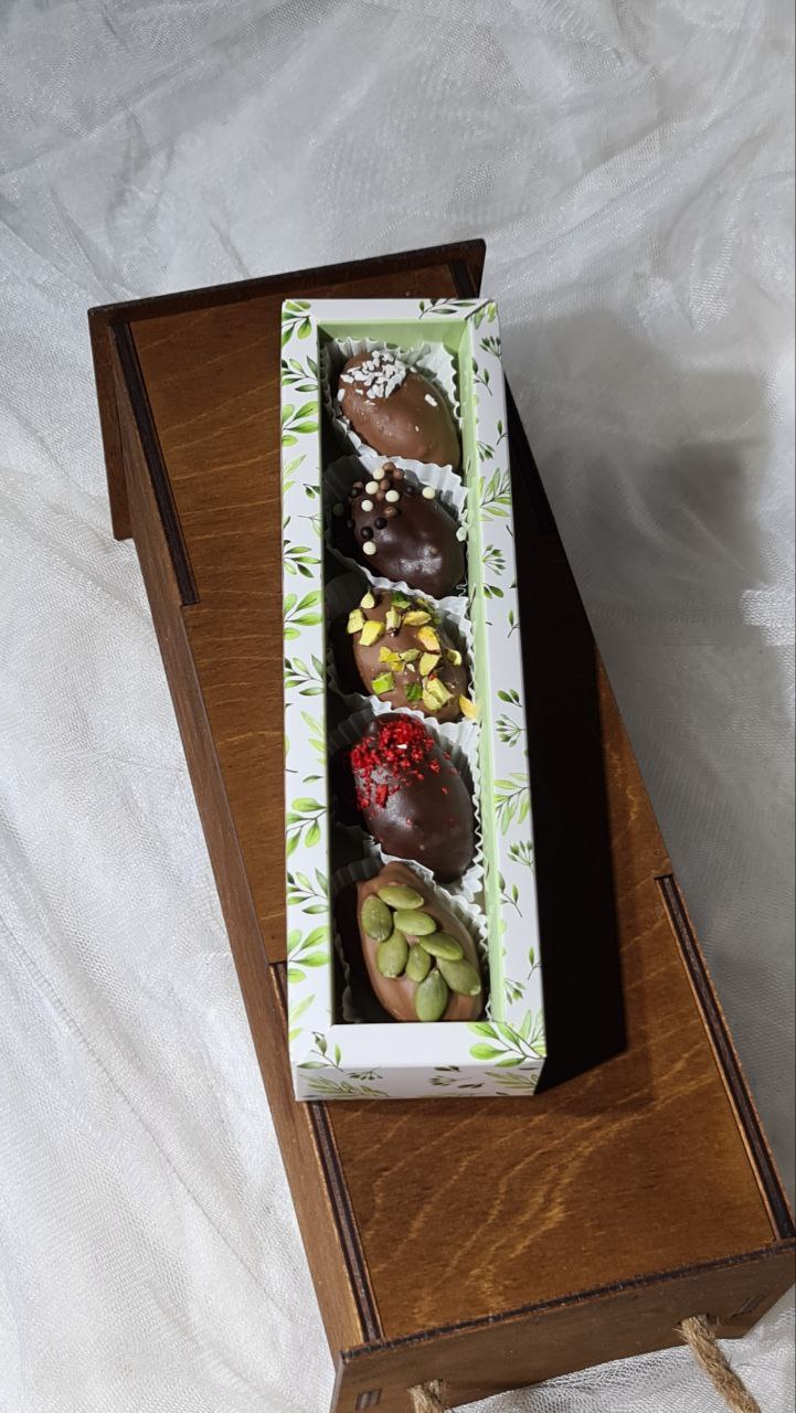Финики в бельгийском шоколаде 5 шт  с доставкой по Алматы