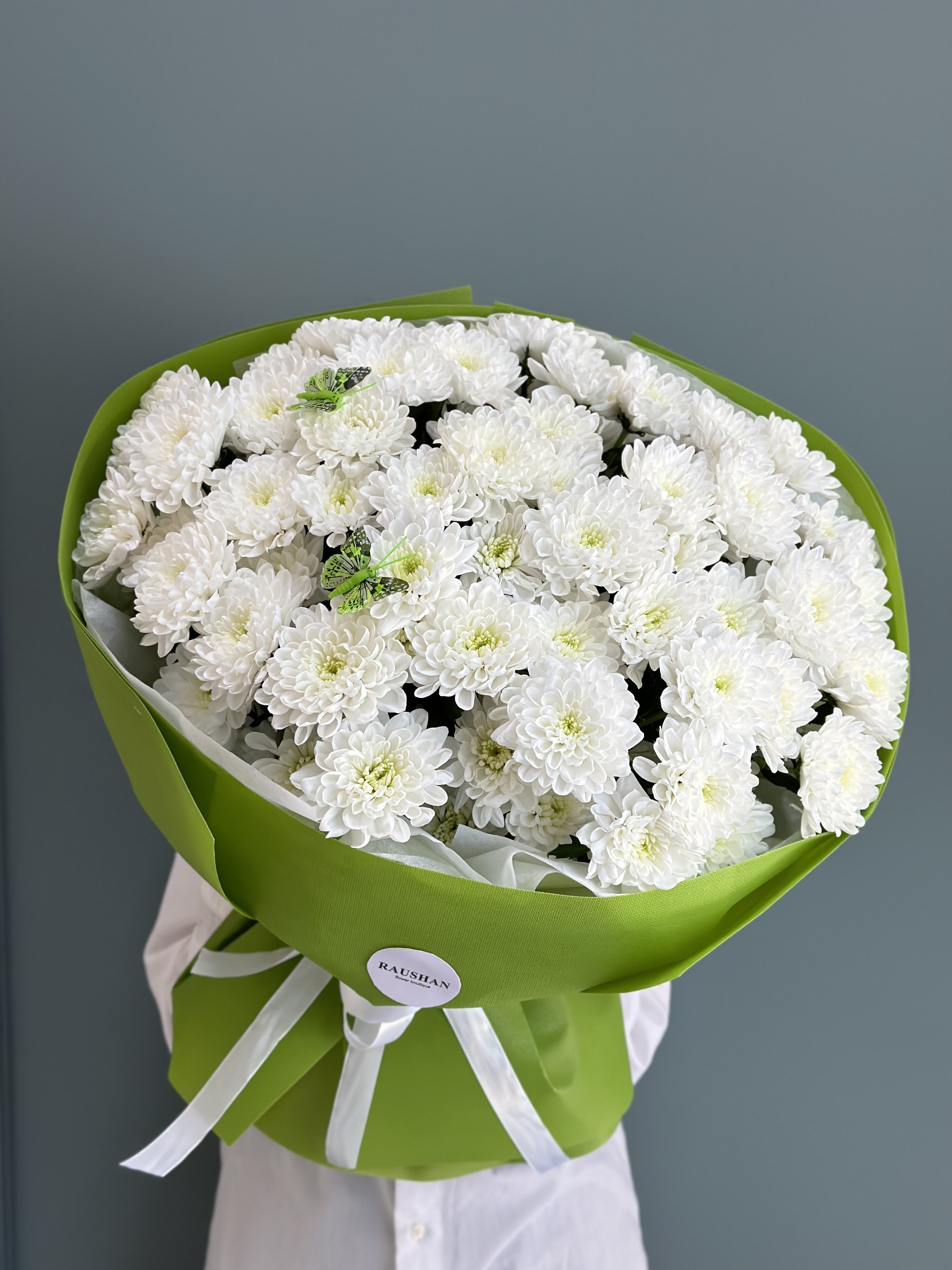 Bouquet of Mono bouquet of white chrysanthemums flowers delivered to Astana