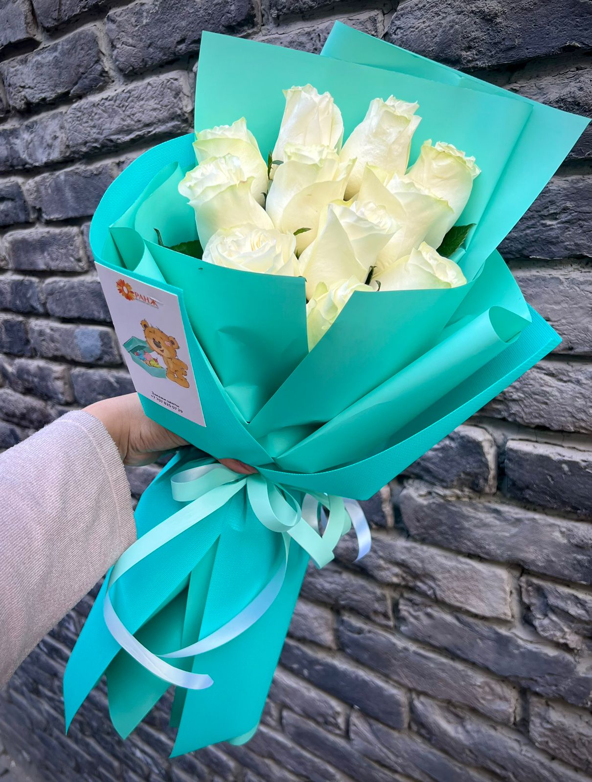 Букет из 11 белых Голландских роз с доставкой по Алматы