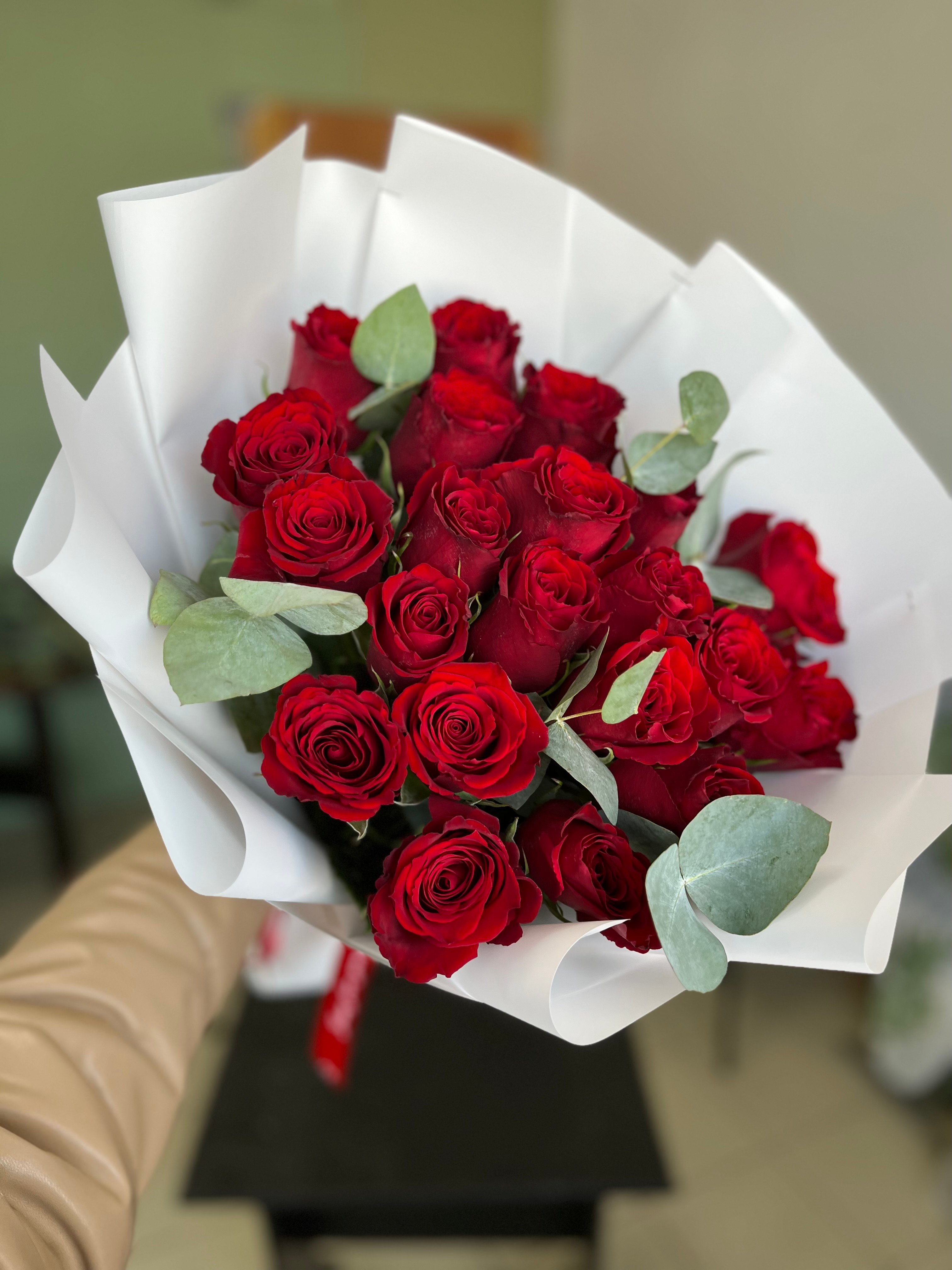 Gorgeous bouquet of roses with delivery to Rudniy
