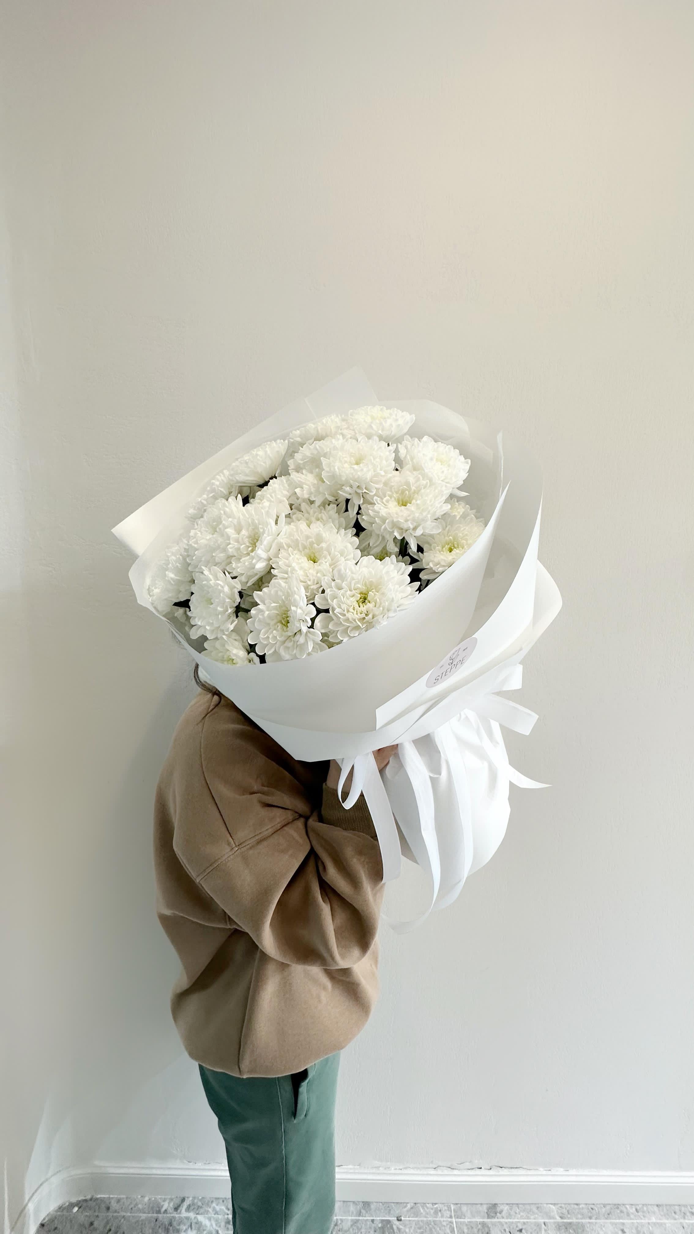 Bouquet of Snow White 2 flowers delivered to Shymkent