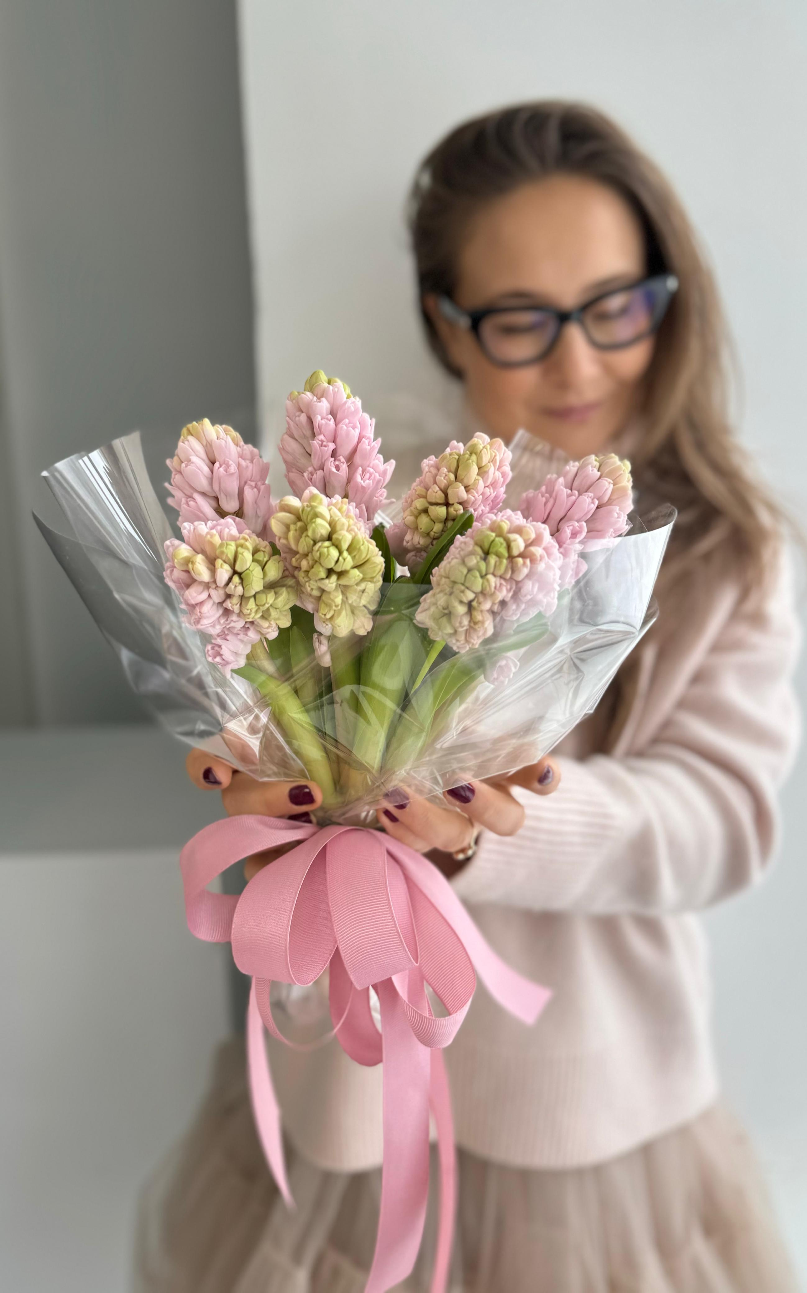 Bouquet of Bouquet of 7 hyacinths flowers delivered to Astana