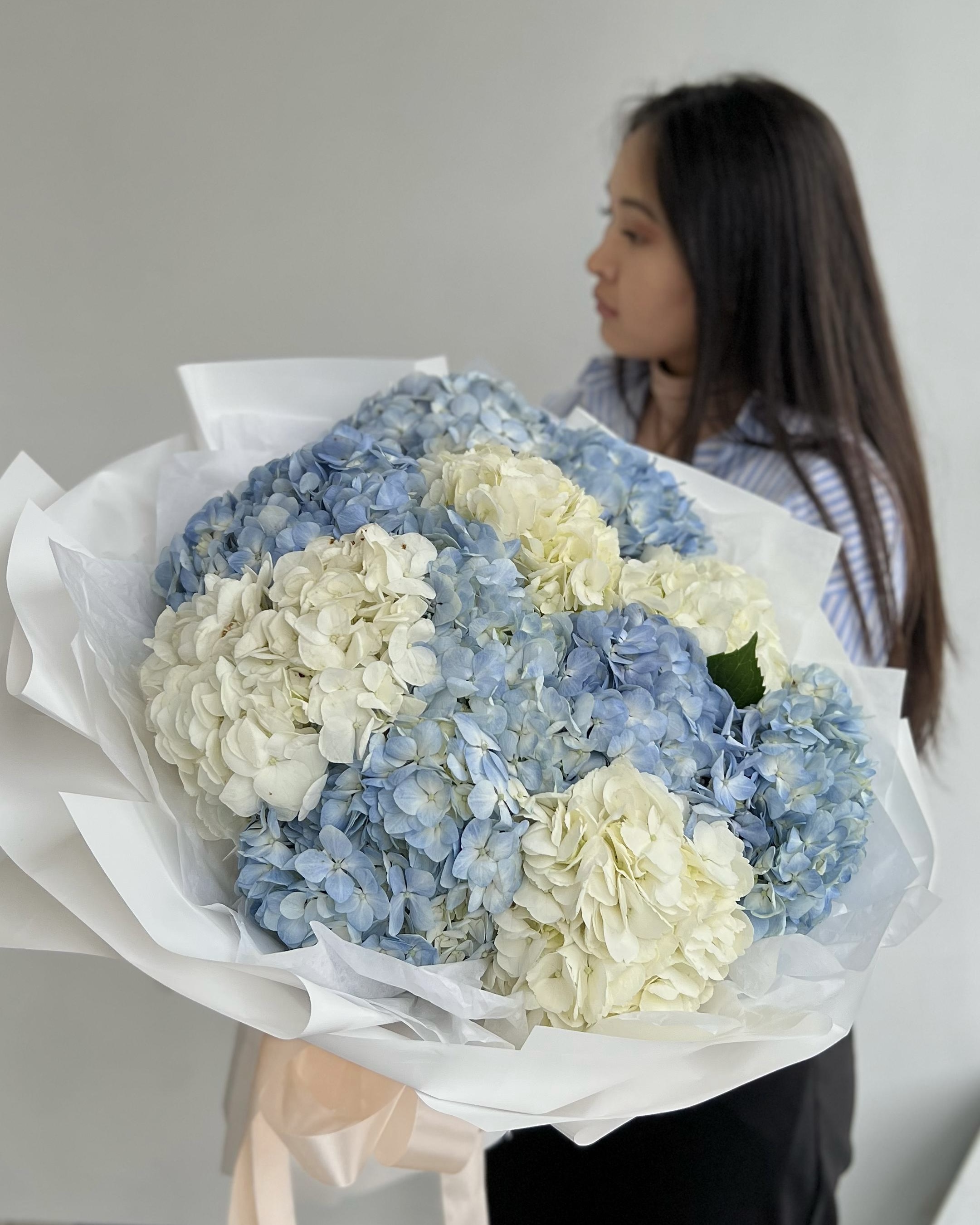 Bouquet of bouquet of 11 hydrangeas flowers delivered to Astana