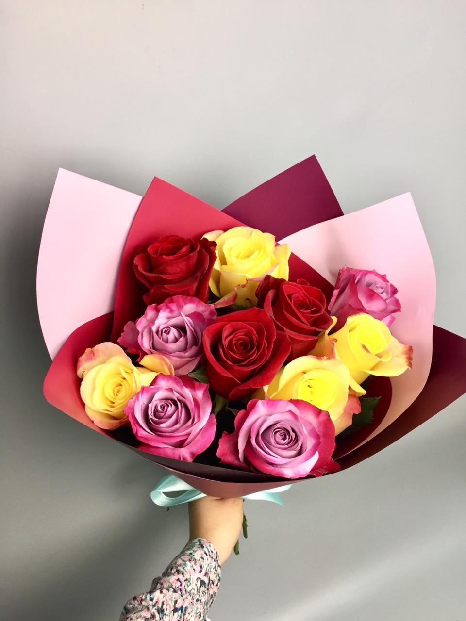 Mono-bouquet of roses Assorted 11 pcs