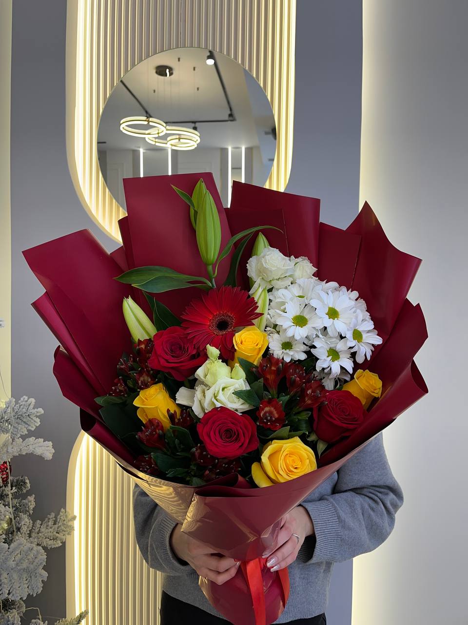Bouquet of LILY AND ROSES flowers delivered to Astana