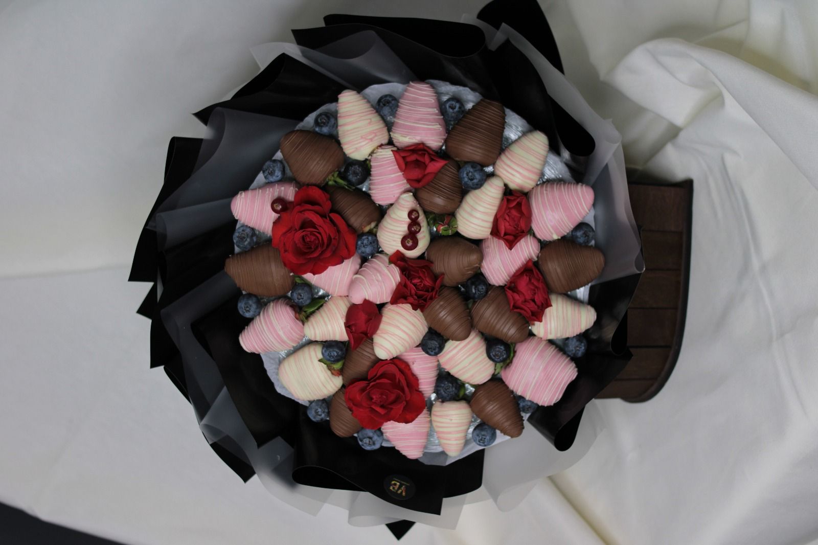 Bouquet of chocolate covered strawberries size M flowers delivered to Astana