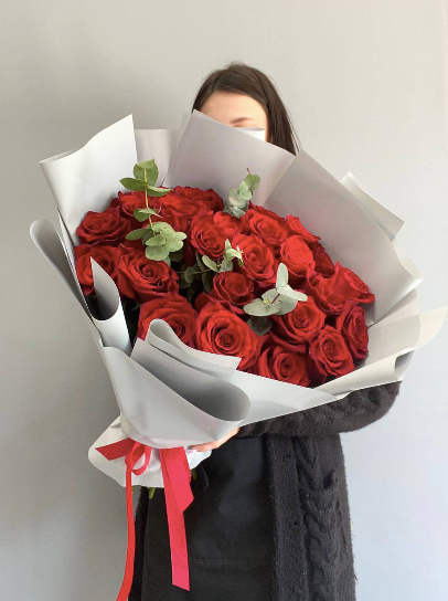 Bouquet of 25 Dutch Red Roses❤️ flowers delivered to Almaty