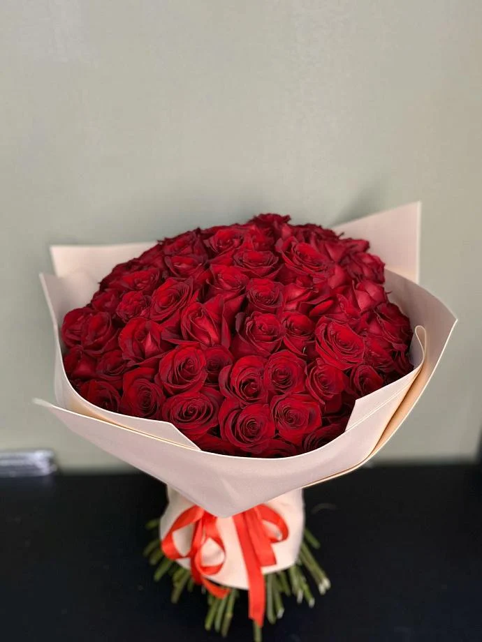 Bouquet of Mono-bouquet of red Dutch roses 101 pcs flowers delivered to Astana