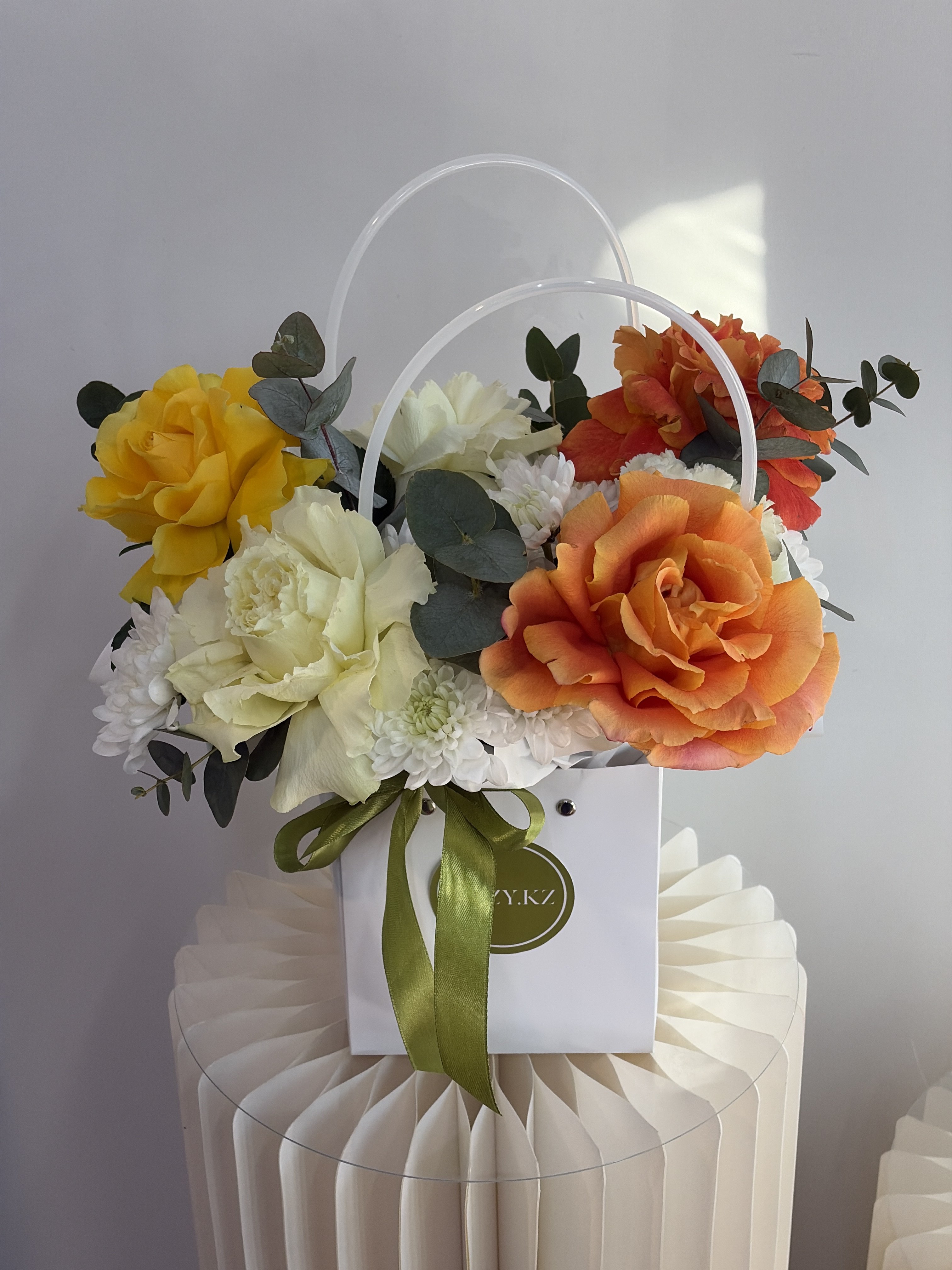 Яркий микс в стильной сумочке с доставкой по Астане