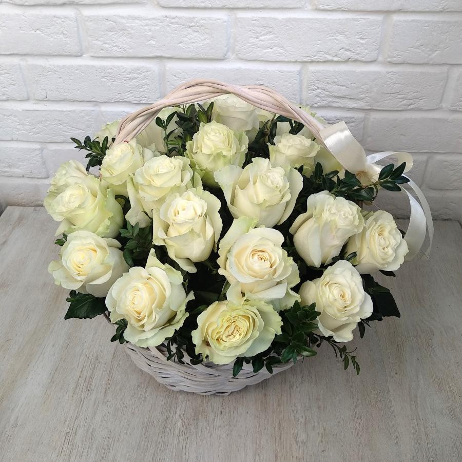 25 роз в корзине с доставкой по Алматы