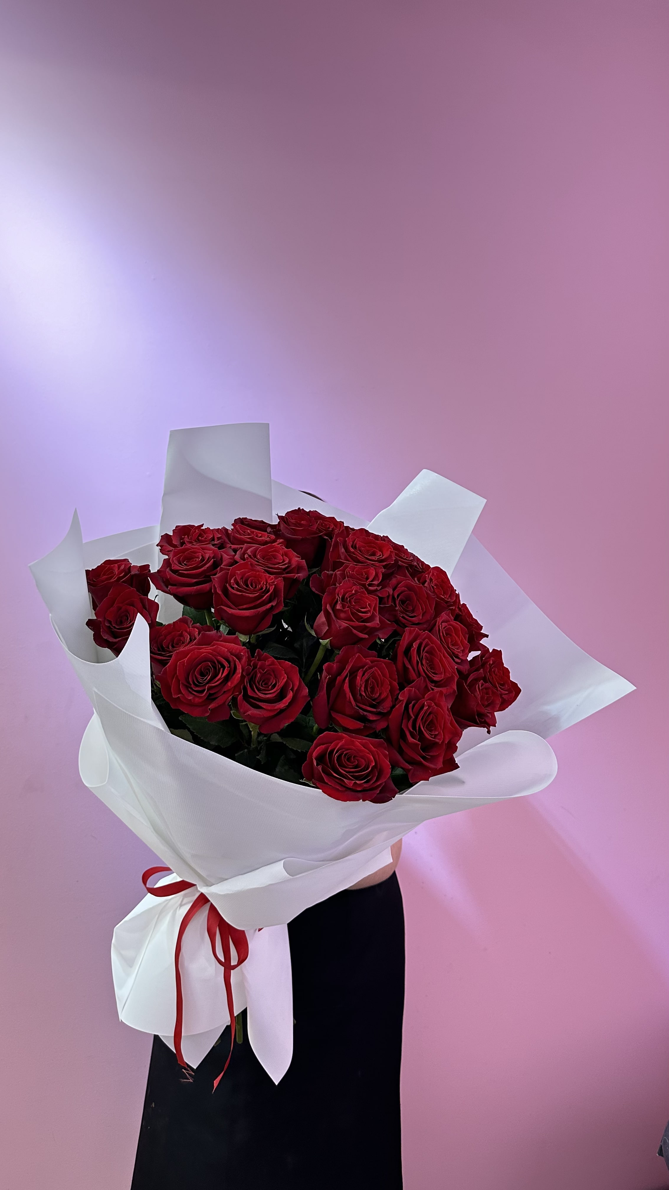 Букет из Голландских метровых роз с доставкой по Астане