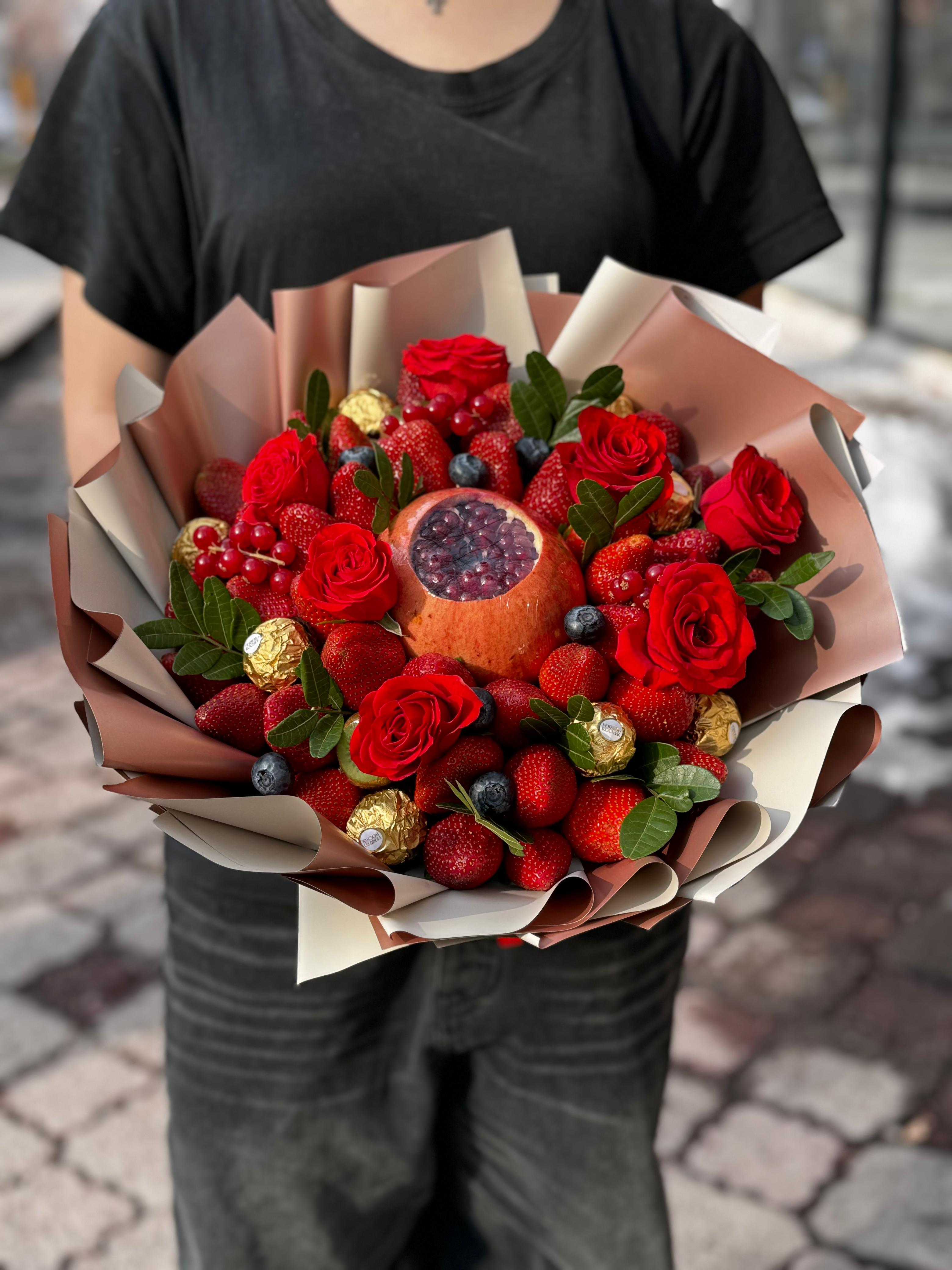 Bouquet of strawberry hit-Bordeaux flowers delivered to Astana