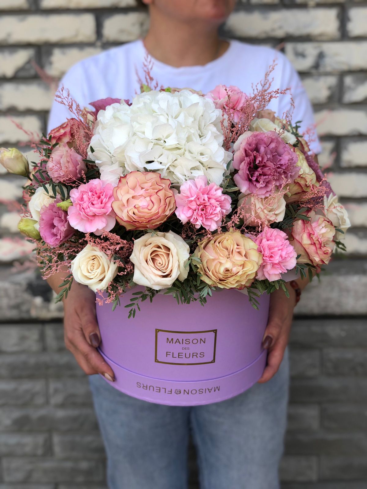 Цветы в коробке Box с доставкой по Алматы