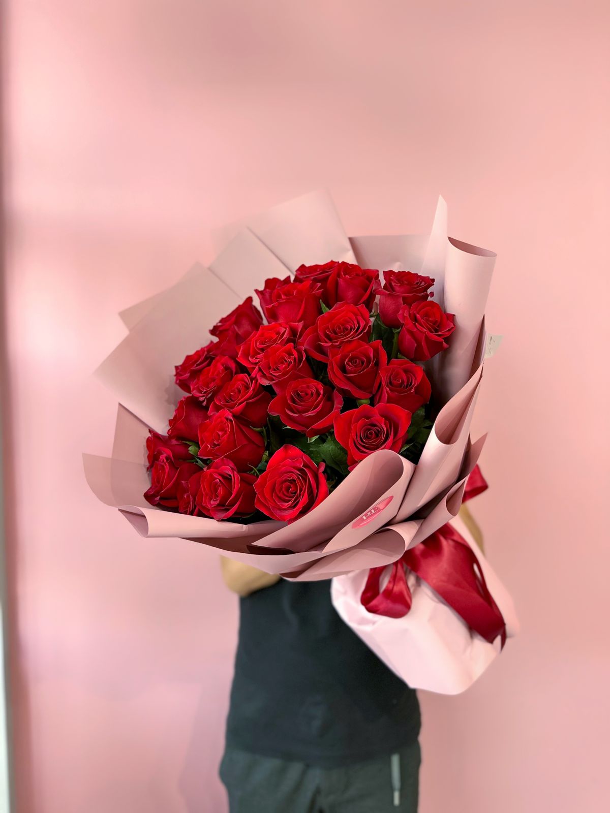 Bouquet of Monobouquet of 25 roses flowers delivered to Shymkent