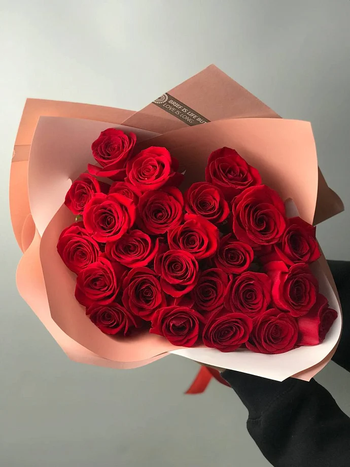 Монобукет из красных голландских роз  с доставкой по Астане
