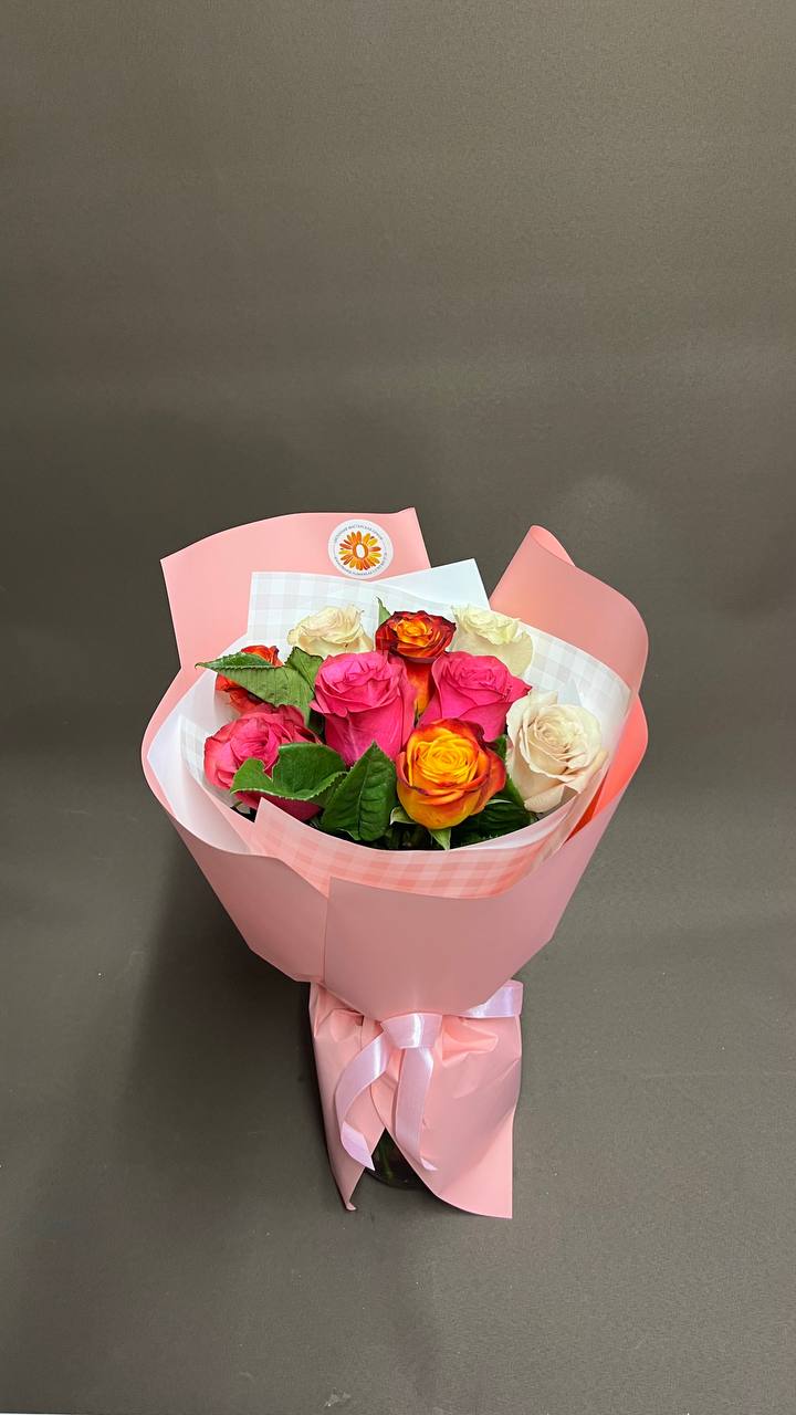 Букет из 9 Голландских микс роз  с доставкой по Алматы