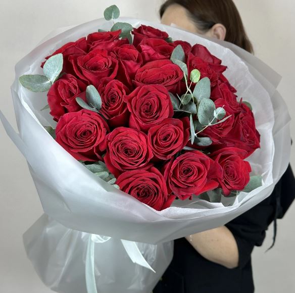 Bouquet of 25 red roses Ecuador