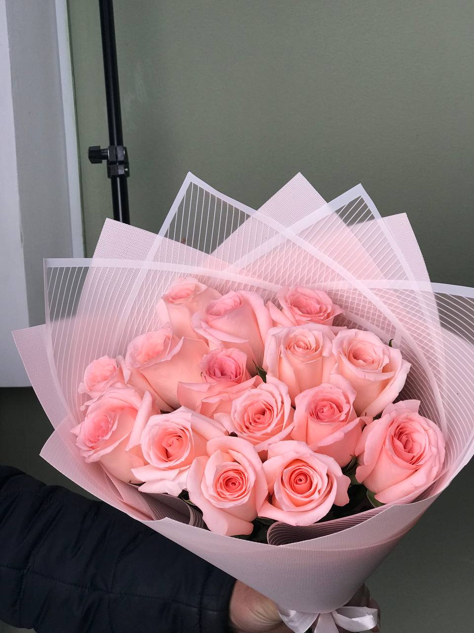 Монобукет из розовых голландских роз 15 шт  с доставкой по Астане