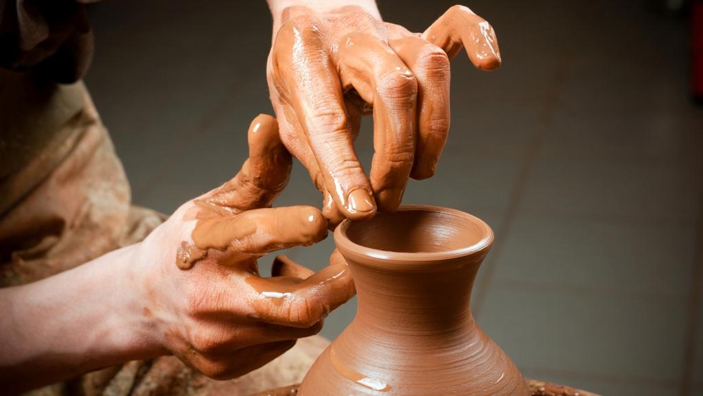 Глиняное мастерство: керамика для детей и взрослых