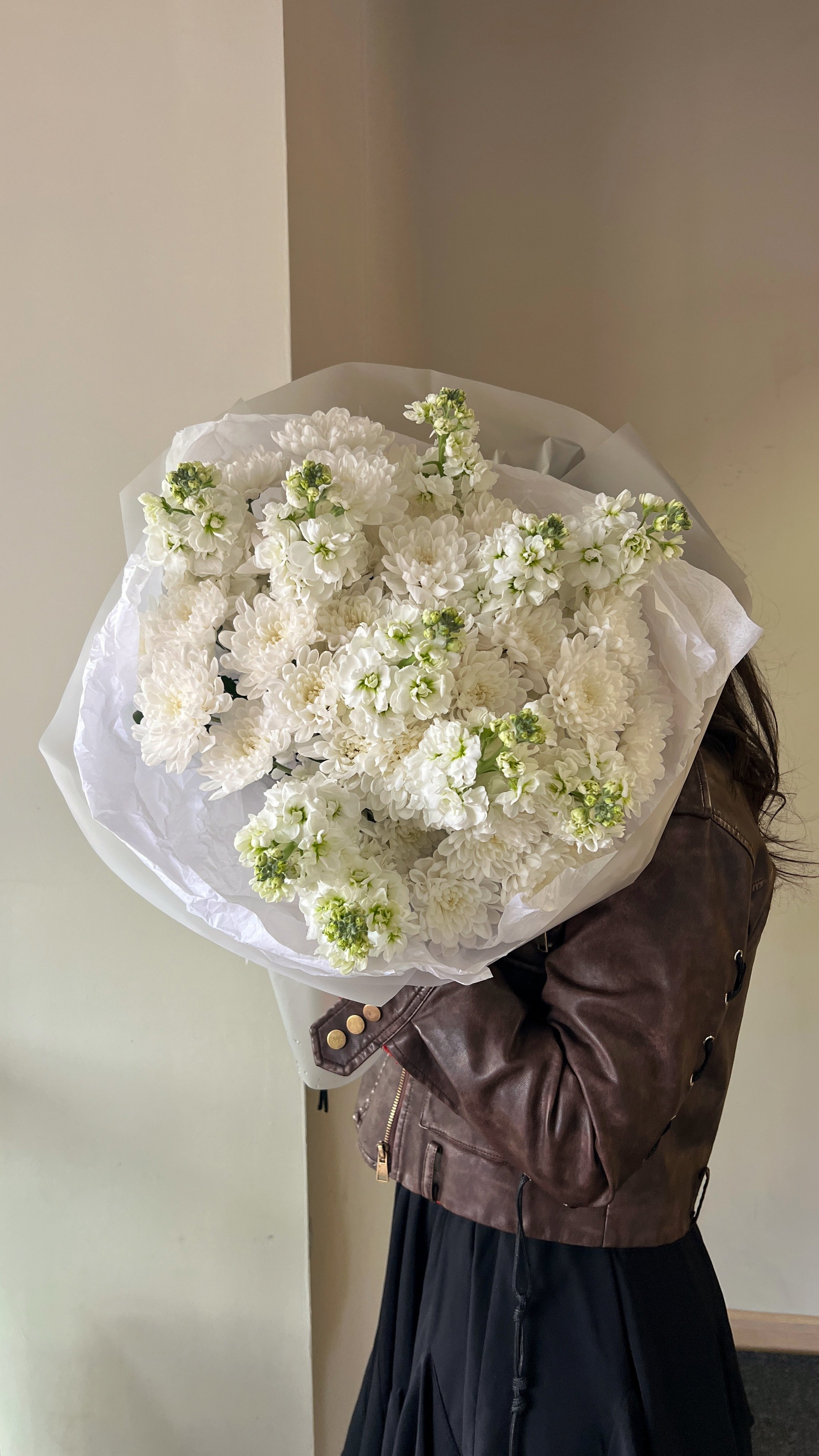 Snow-white with delivery to Almaty