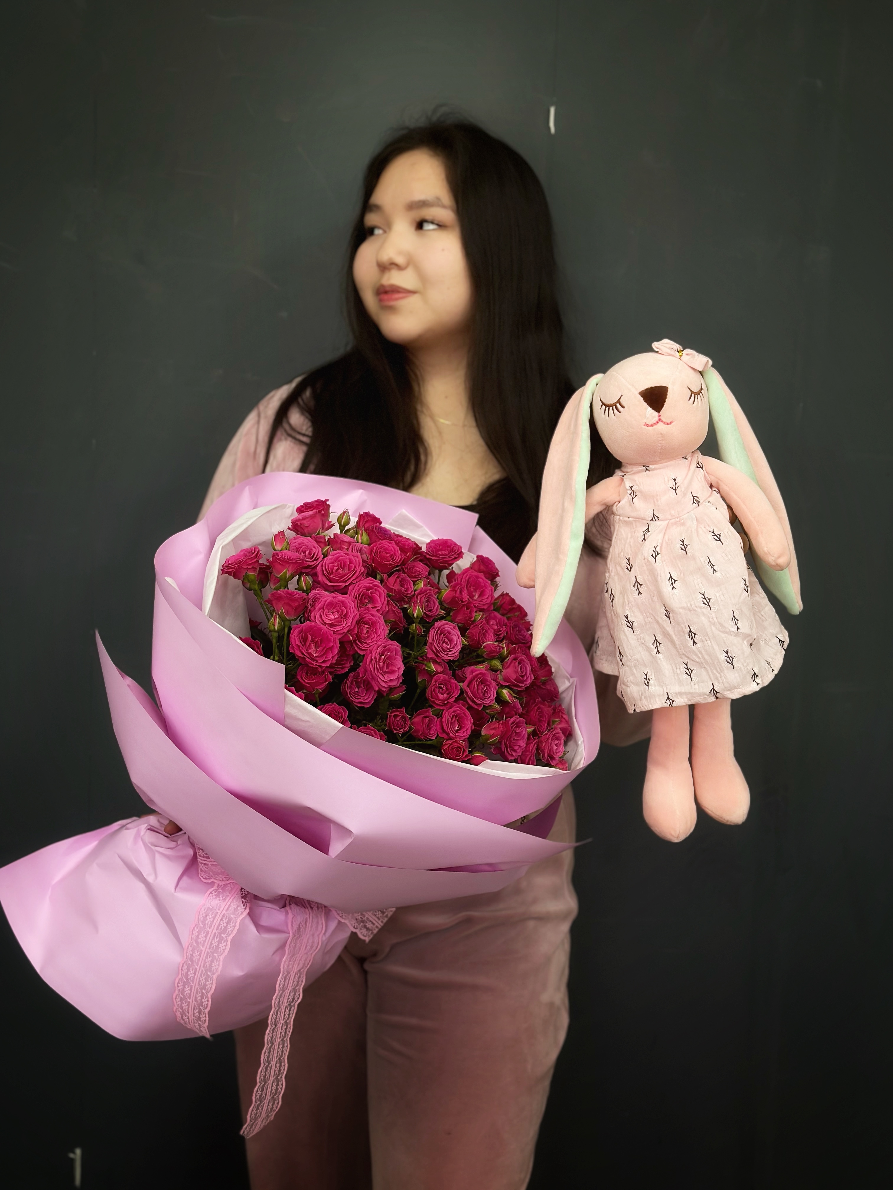 Bouquet of Set “Romantic” + toy flowers delivered to Karaganda